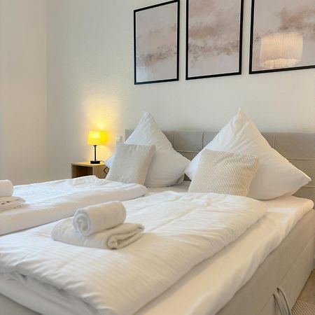 Helles City Apartment Fuer Familien & Gruppen Neu-Ulm Ngoại thất bức ảnh