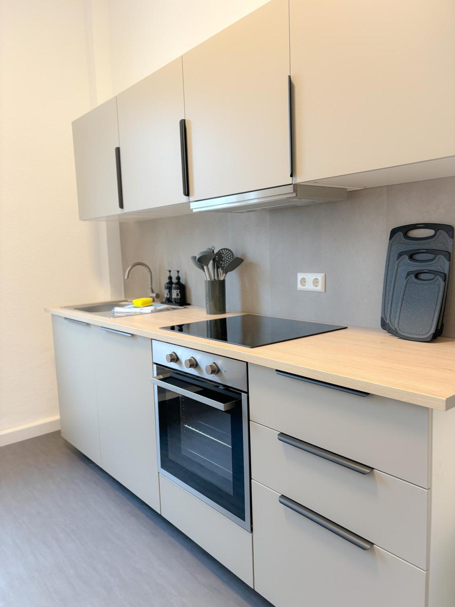 Helles City Apartment Fuer Familien & Gruppen Neu-Ulm Ngoại thất bức ảnh