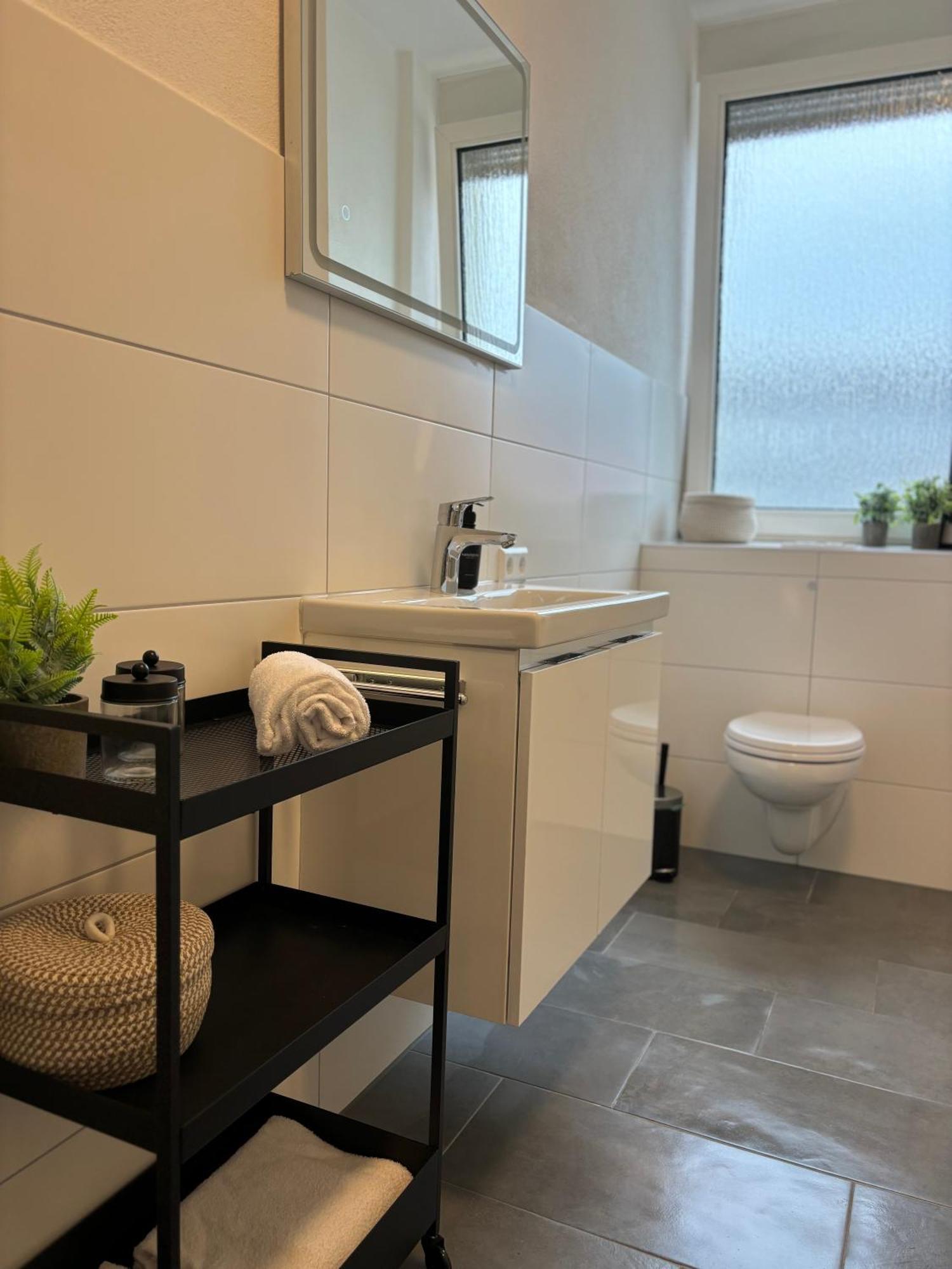 Helles City Apartment Fuer Familien & Gruppen Neu-Ulm Ngoại thất bức ảnh