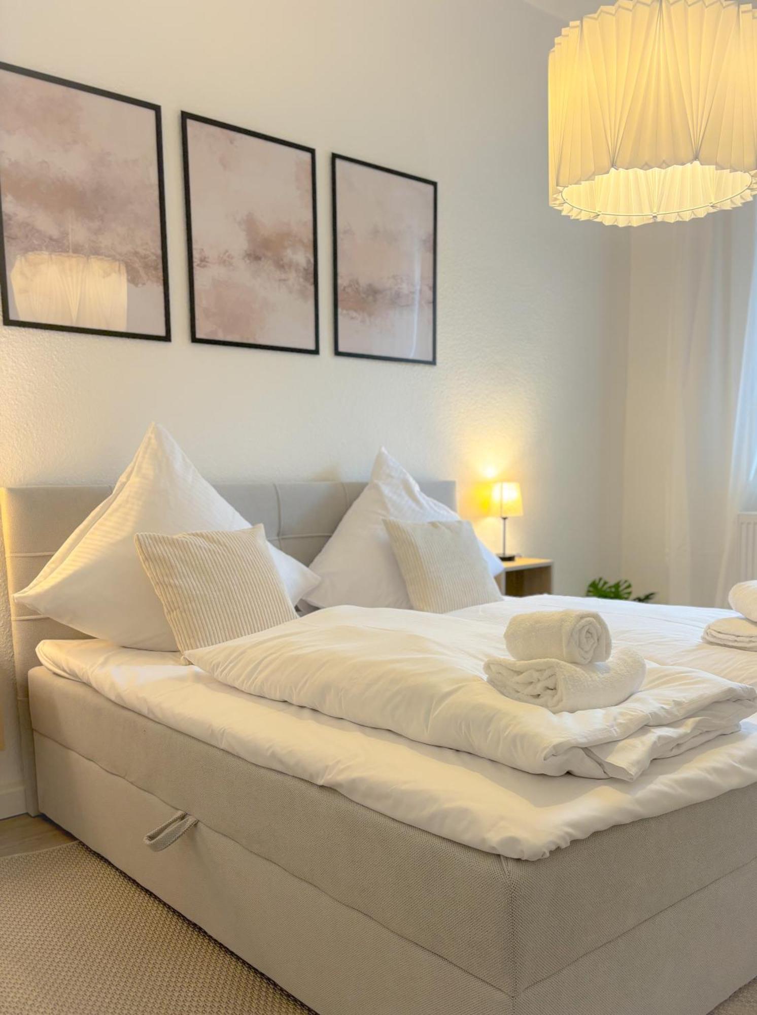 Helles City Apartment Fuer Familien & Gruppen Neu-Ulm Ngoại thất bức ảnh