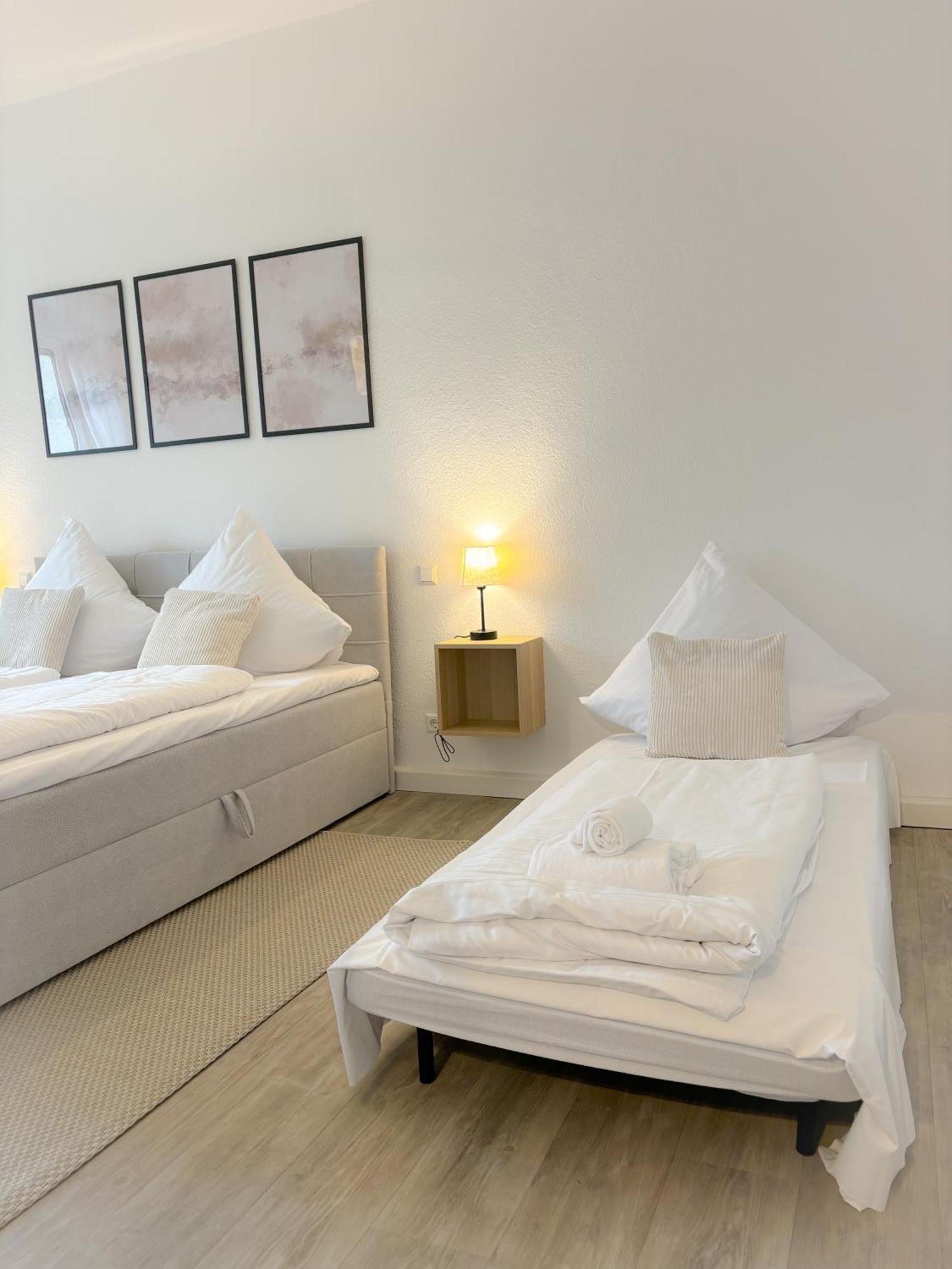 Helles City Apartment Fuer Familien & Gruppen Neu-Ulm Ngoại thất bức ảnh
