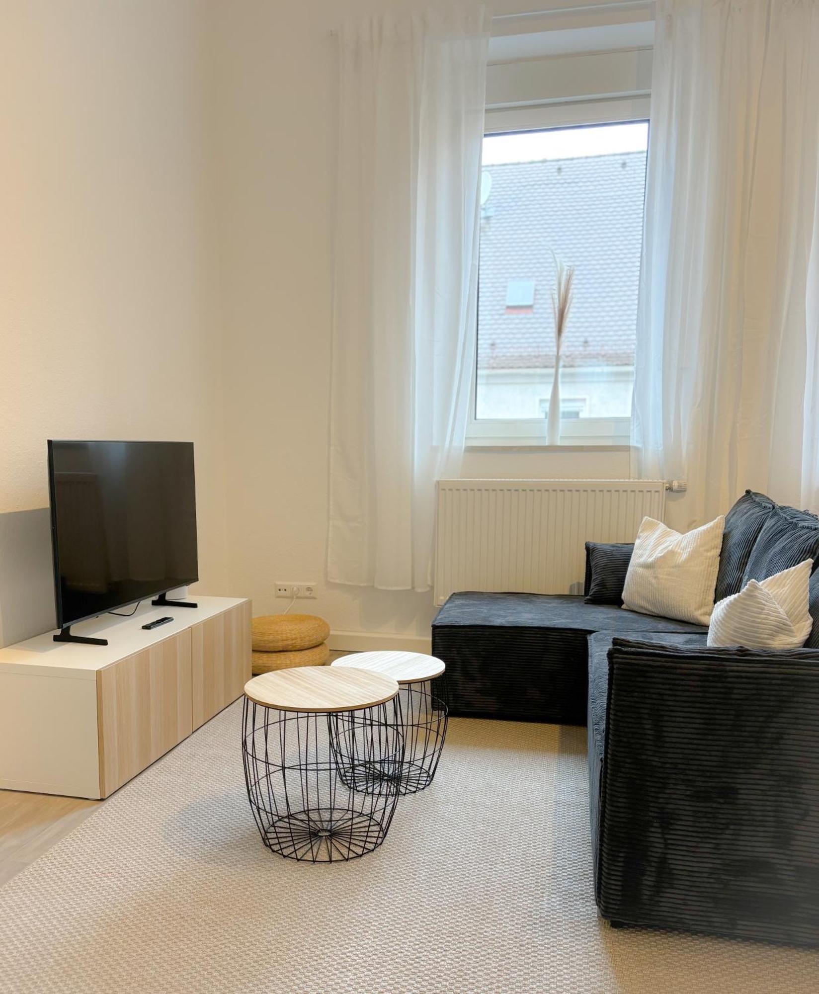 Helles City Apartment Fuer Familien & Gruppen Neu-Ulm Ngoại thất bức ảnh