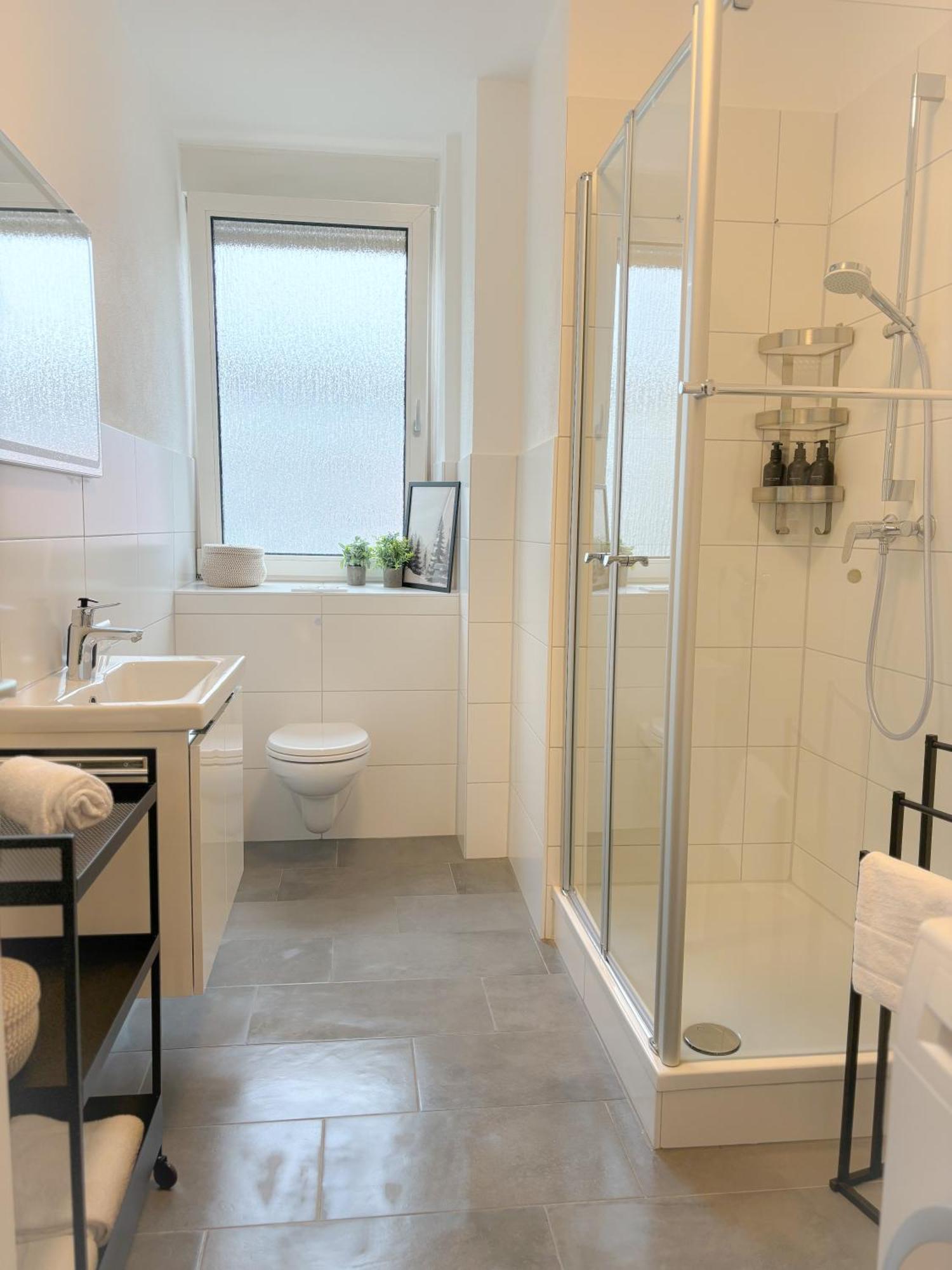 Helles City Apartment Fuer Familien & Gruppen Neu-Ulm Ngoại thất bức ảnh