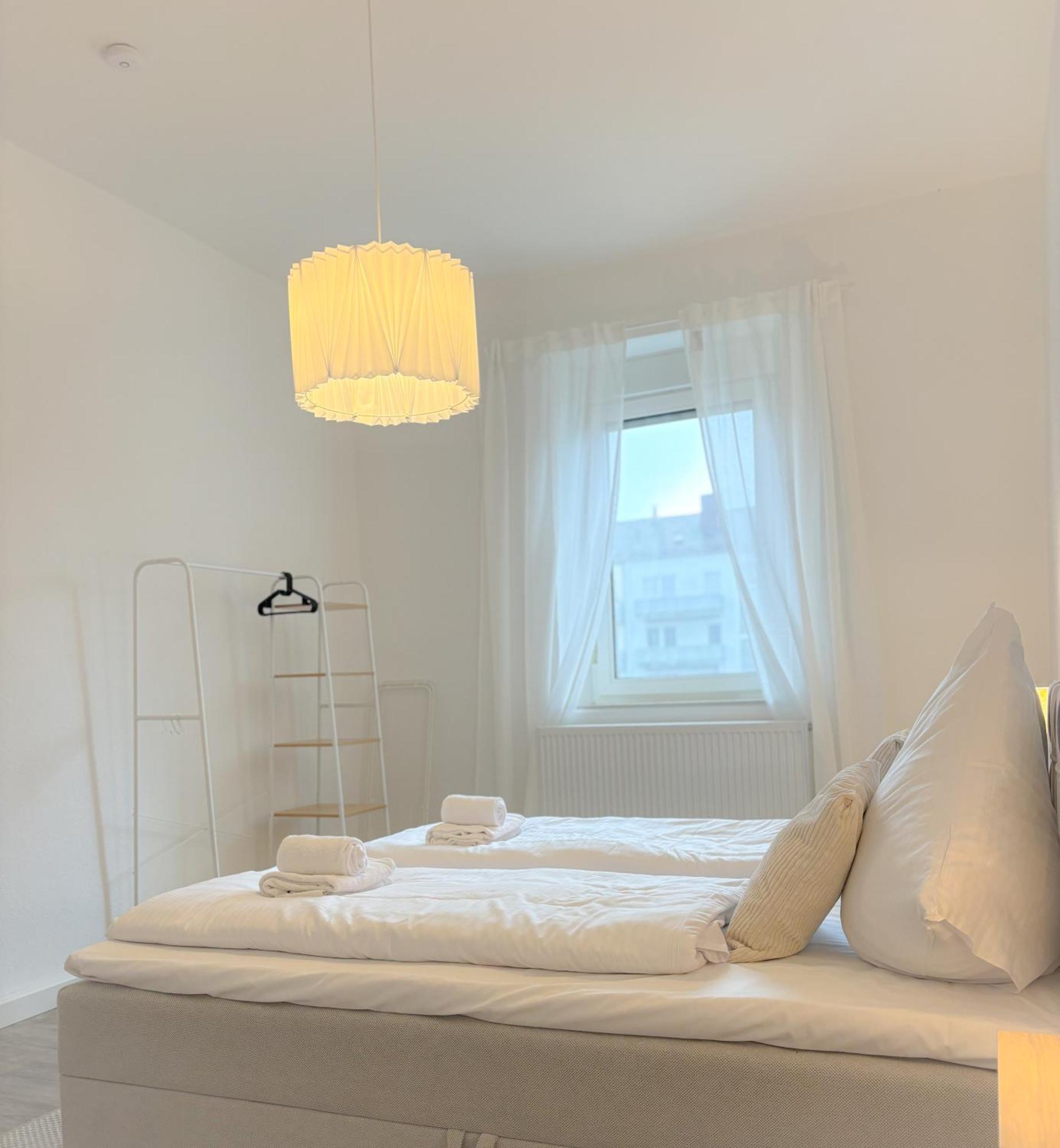 Helles City Apartment Fuer Familien & Gruppen Neu-Ulm Ngoại thất bức ảnh