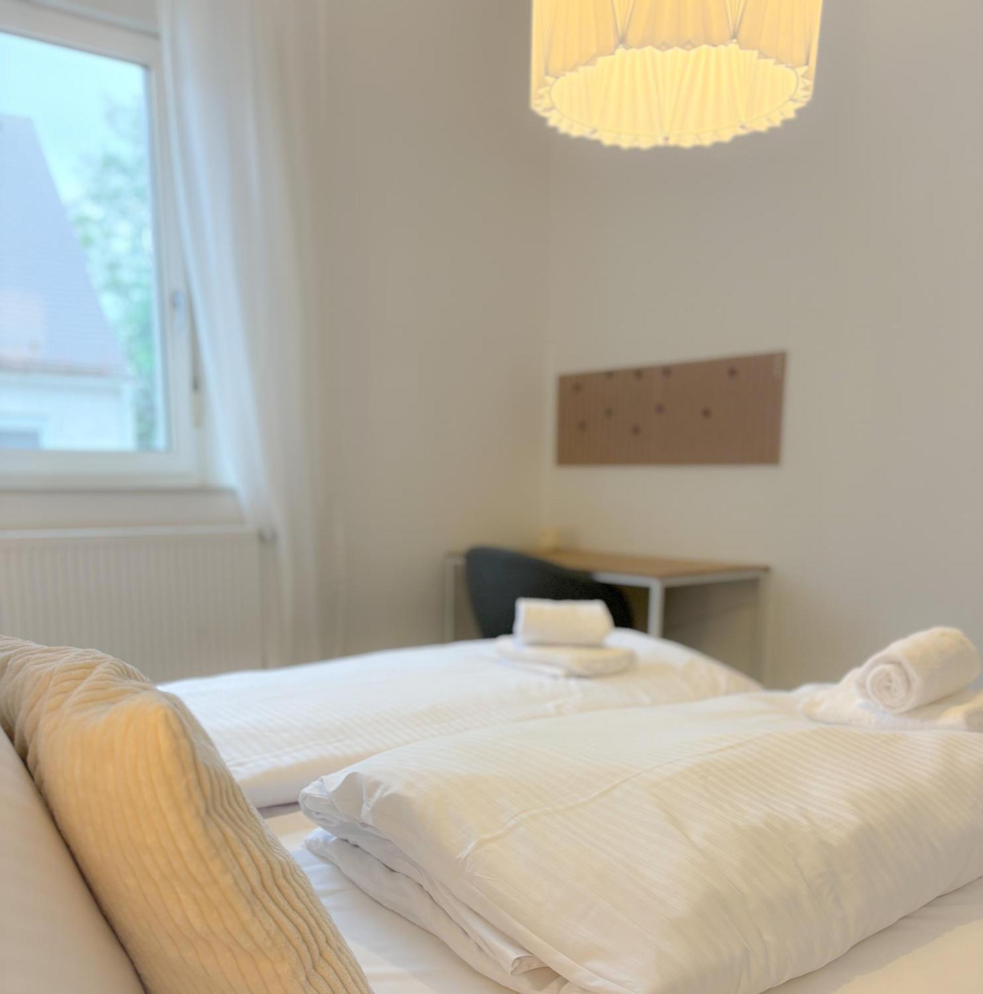 Helles City Apartment Fuer Familien & Gruppen Neu-Ulm Ngoại thất bức ảnh